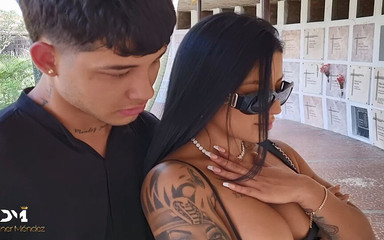 Danner Mendez: Styvmor låter mig knulla hennes röv i utbyte mot ett...