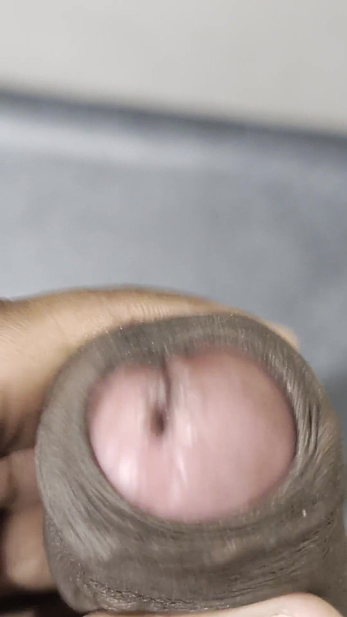 Mrhorny4u96: Sri Lankan Black Cock Closeup Jerk off