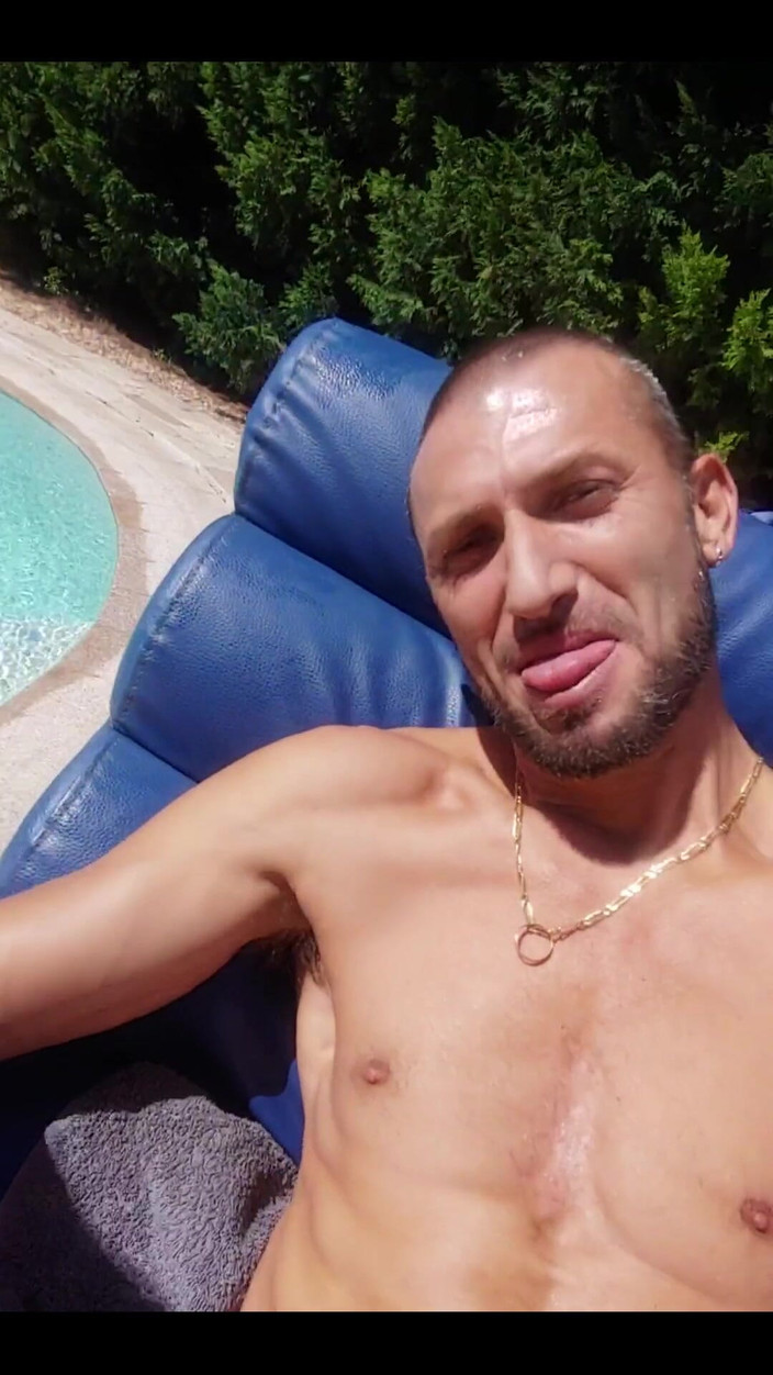Boy jerking off: Budapeşte'de dünden fazla bedore sahnesi!!