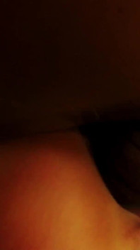 Roșcată țâțoasă Paige Ashley suge pula și are parte de o ejaculare facială dezordonată în lenjerie