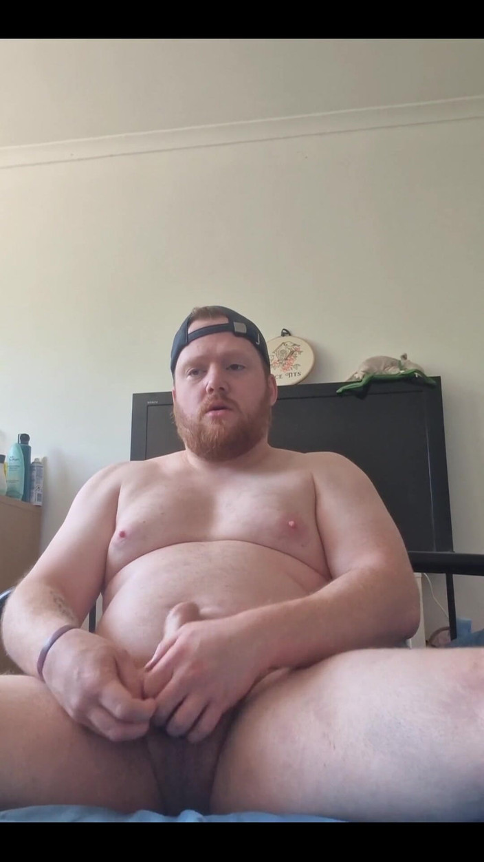 Touchstone: 希望我可以取代这个肉光并在你们之一中射精