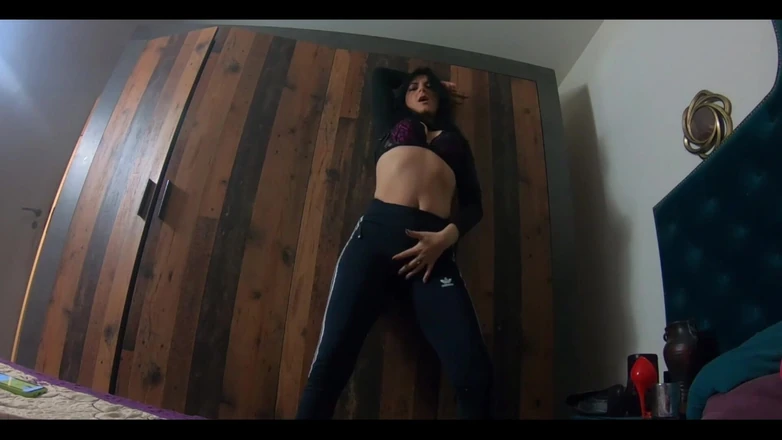 MilfyCalla: I Want to Sit on Your Face so That You...