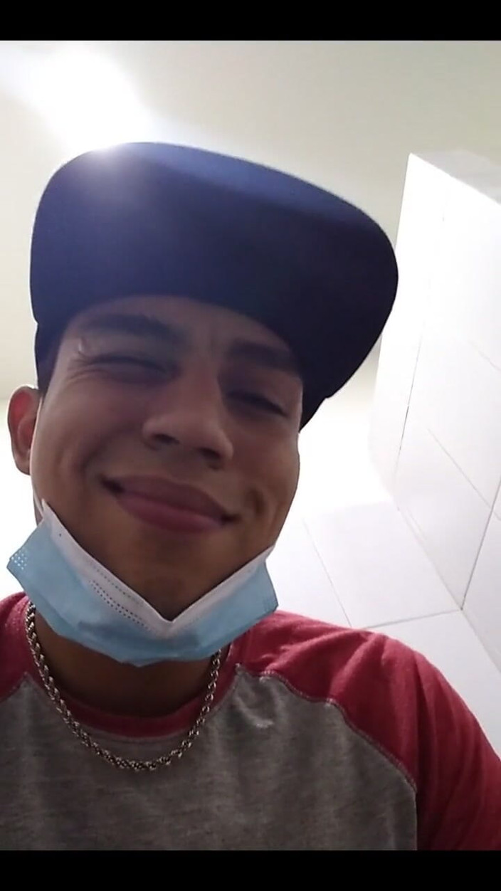 Alex Alejandro: 5 Minutos in Toilet