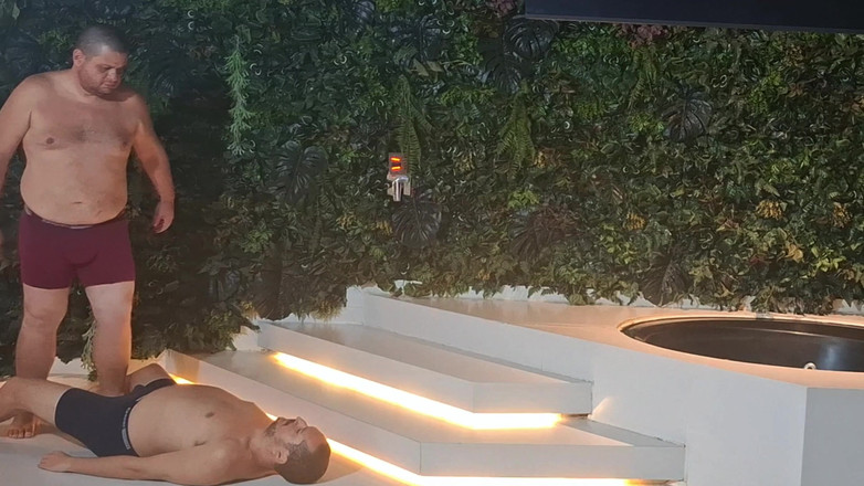 Punchbagplz: Beruang Besar X Jobber - Harga Jatuh