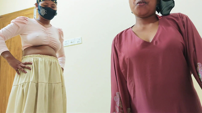 HottyKisku02: desi tin logon ki chudaee