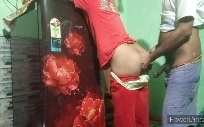 Pooja Sexy: Kirli hendek arazisi ile büyük tombul baldız