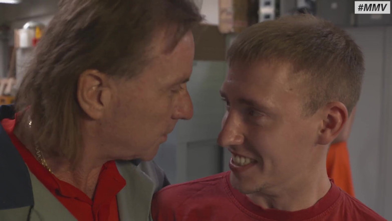 MMV Films: Pannendienst 4: scene 4 sexy German babe and two guys
