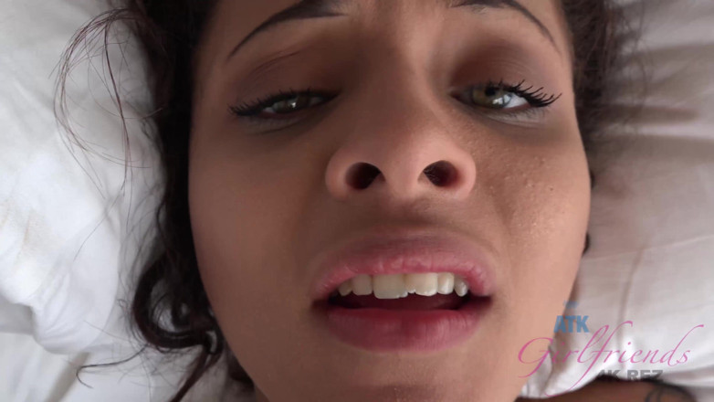 ATK Fans (Girlfriends): Kỳ nghỉ ảo ở London với Holly Hendrix 3/3
