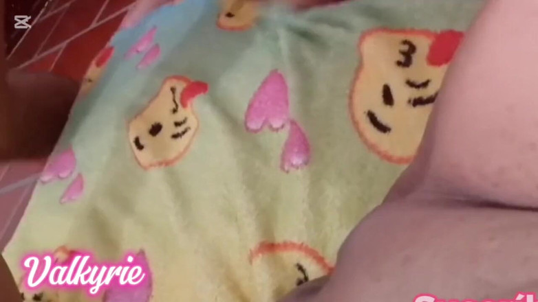 Valkyrieandluigy: Teman wanita cantik menghisap kaya