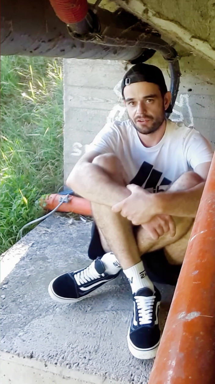 jerkofflover: Una Raccolta Di Video Di Me Che Indosso Furgoni O...