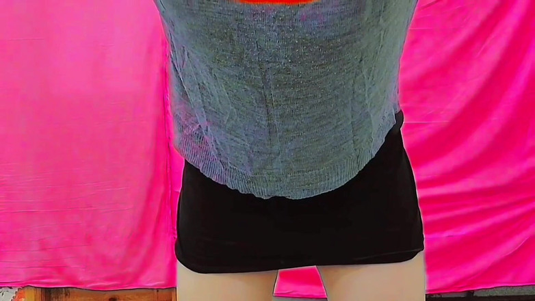 Kitty_Cross: Velká přírodní prsa Ladyboy, Self Prsa Palpate a výprask