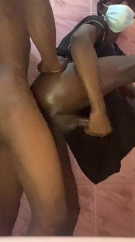 Cowok ini ngentot aku kayak dia pemiliknya