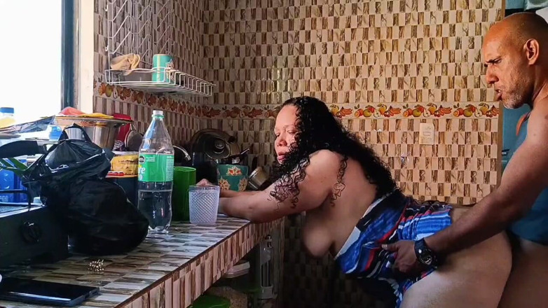 Adribella69: Il culo della cognata Tutto sexy mi provoca e le...