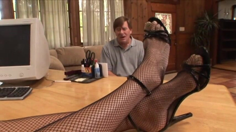 Sex Karma: Foot fetish dude licks blonde's bent-over cunt then sucks her...