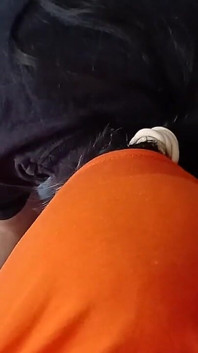 Orta yaşlı seksi üvey kız kardeşimin amını yalıyorum, böylece aileme sigara içtiğimi söylemiyor