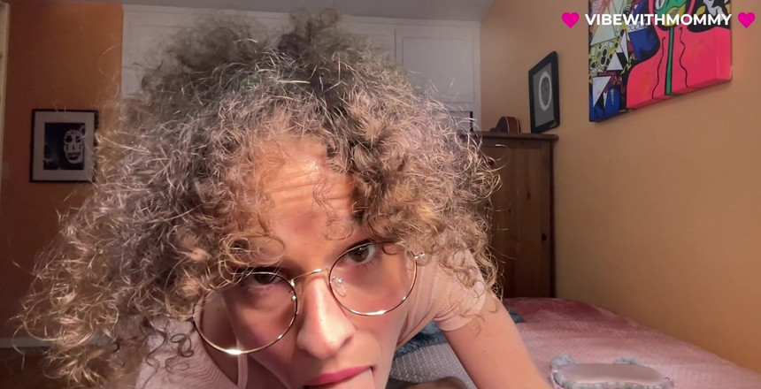 VibeWithMommy: Żydowska macocha cyc i obciąganie JOI! Chcę pomóc ci spać...