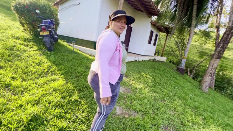 Lexly_16: ฉันเย็ดกับคนแปลกหน้าในกระท่อมโรงแรม