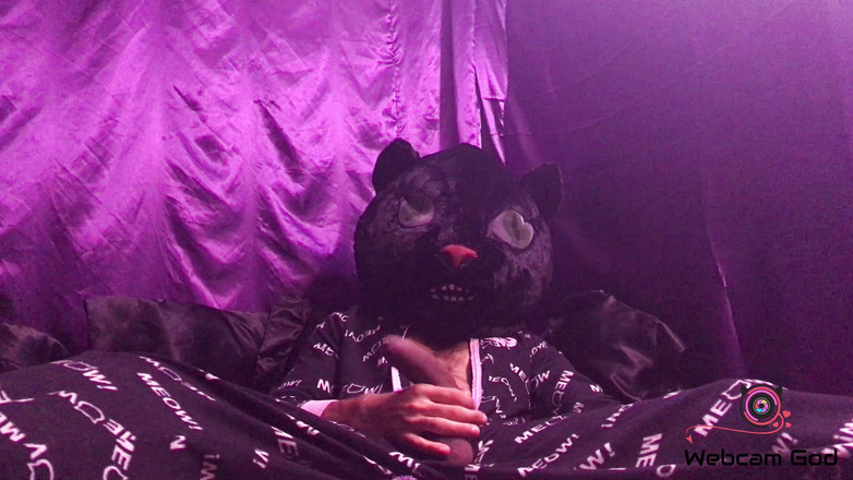 Arthur Eden aka Webcam God: La gattina nera (4 k)