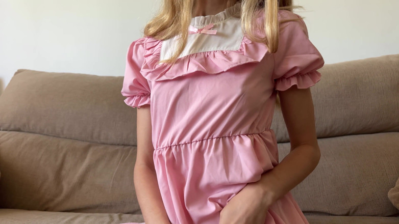 Mia Foster: Hot Masturbation and Orgasm From Teen Kinky Roommate