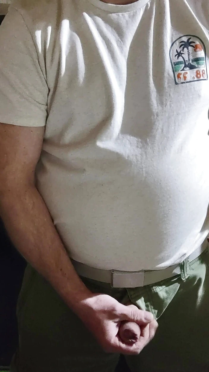 Incredible Dick: Застукали во время мастурбации - камшот на большой член