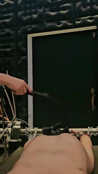 Sheela Sinner long nails naolejované tělo lechtající otroctví na stojanu část 2