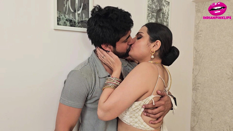 Indianpinklips: Hete mooie Indische vrouw geneukt met Dever