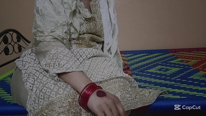 Faryal: Pacar pantat besar Pakistan pulang