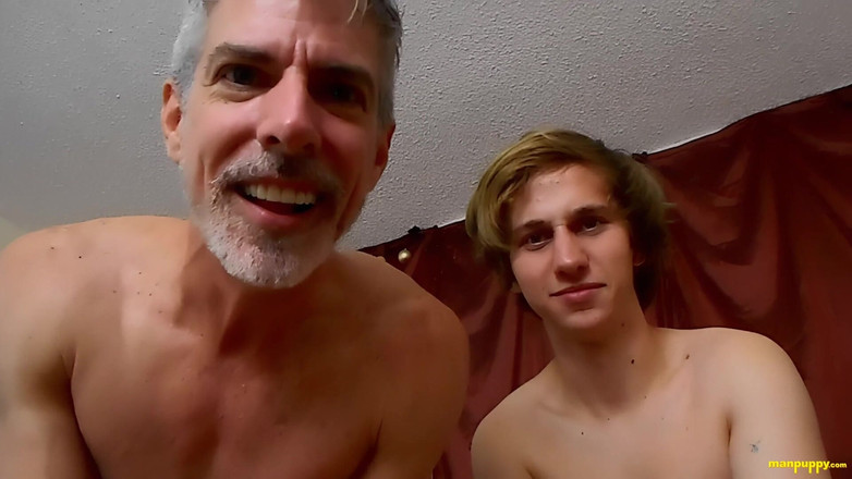 Man Puppy: Tiny Perv se plíží po obřích přítelích