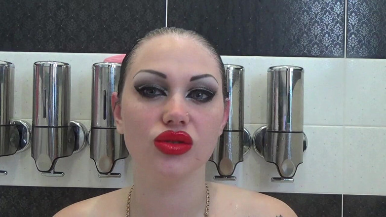 Goddess Misha Goldy: Mojar el pelo travieso, lavar y cepillarse con joi de...