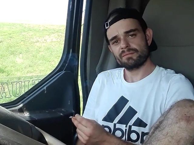 Jerking off in Shorts in a Parked Truck and Smoking a Cigarette (Jerkoff lover)