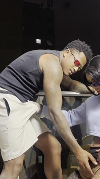 Eu și bărbatul meu ne-am futut pe balcon cu vecinii care se uită