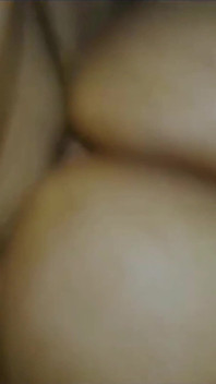 Aku udah ngentot sama suamiku di hari ulang tahun pernikahanku, udah ngentot memek be basahku