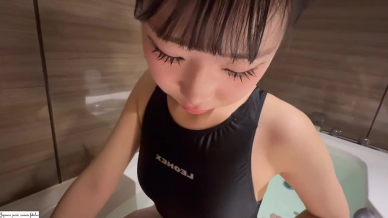 Jap Porn Project: Бывшая член клуба по плаванию инструктор по плаванию