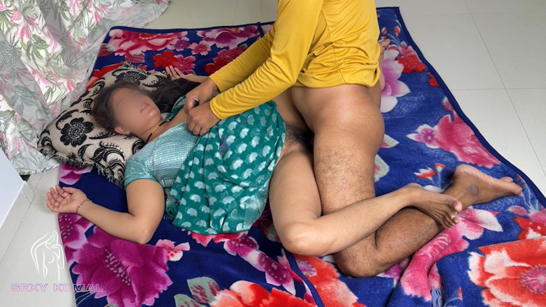 Sexy Komal: Komal Came to Sleep on B.ed., but Her Husband Was...