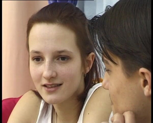 YOUR FIRST PORN: Eve saugt mit voller lust - Єва смокче з повним задоволенням