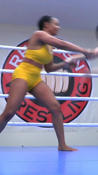 Goth Delilah Vs Lola Marie
