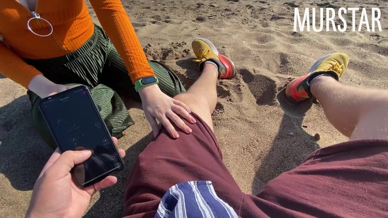 Toma Mur: Děvka byla nadšená z interaktivní hračky a sála na pláži ||...