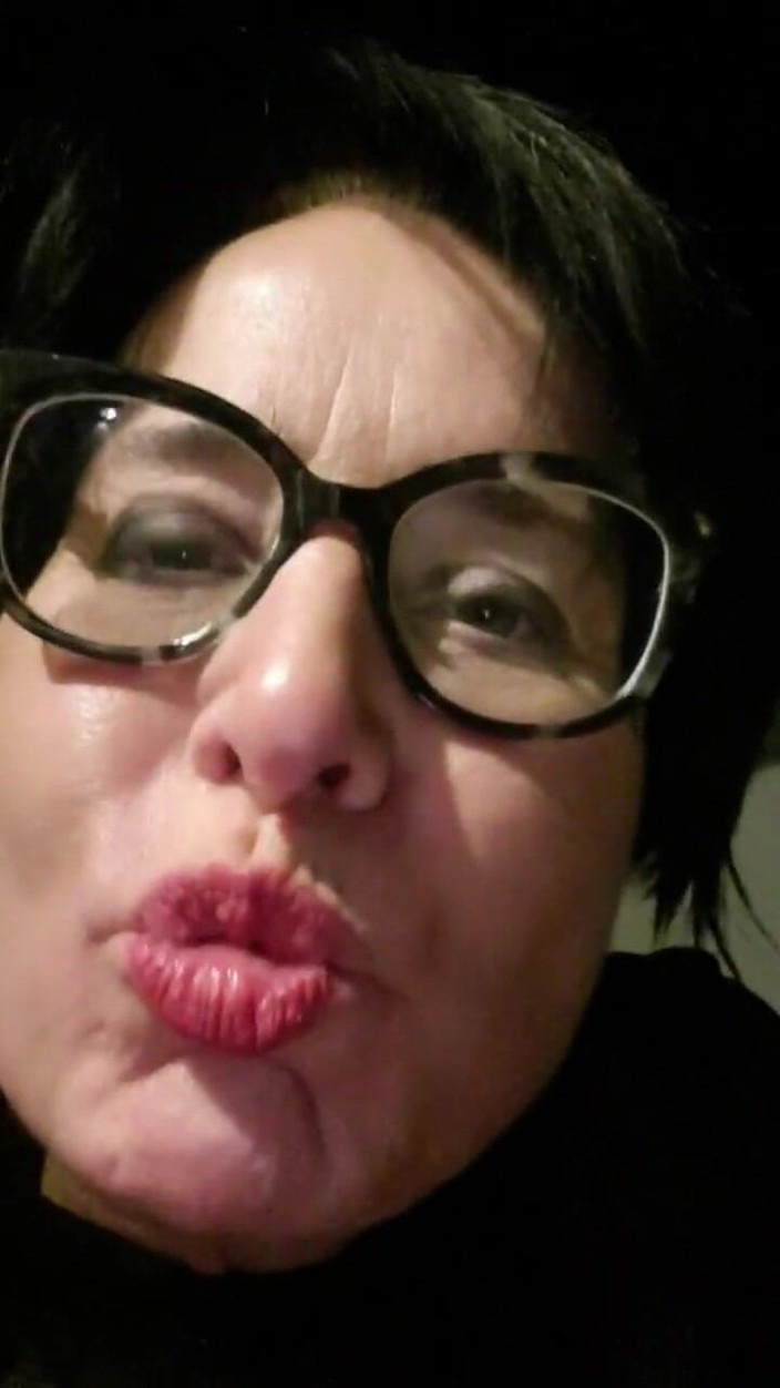 JulieEroticDress: Orgasm and Squirt at Night