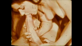 Een gekke enorme enorme lul voor een kleine vintage teef!