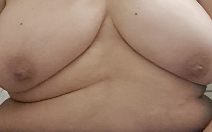 Mommy big hairy pussy: MILf verführt ihn mit ihrem haarigen schwanz
