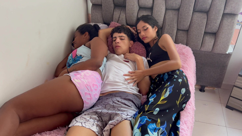 BritannySexxx: I Share a Bed with My Girlfriend's Best Friend and...
