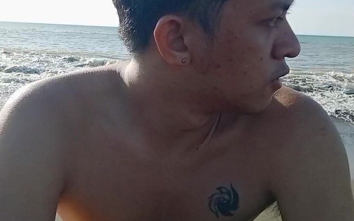 Rent A Gay Productions: Quente asia adolescente garoto cumsot na praia