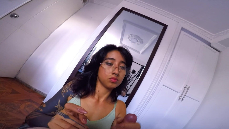 Ellie pink: Sexy kouření se sexy Tattoed College Babe