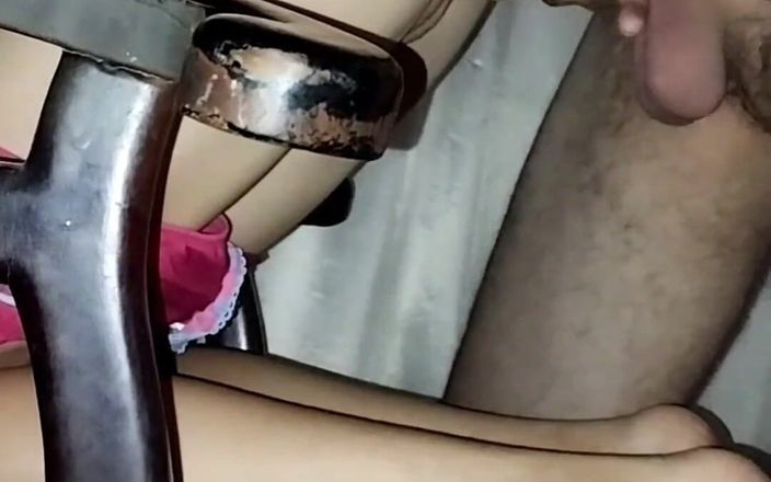 Mr_jhovin: La puttana viene scopata senza preservativo dal grosso cazzo del...