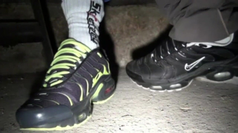 Sneaker gay: Curvă supusă ratată la adidașii lui Julien, un băiat scălător