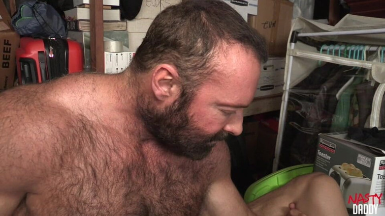 Nasty Daddy: Rizzo chevauche Brad Kalvo