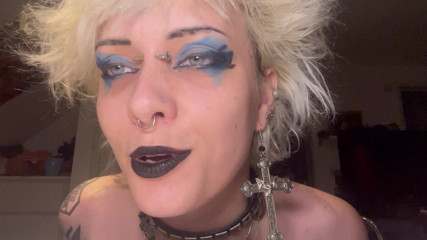 Glitterqueen1999: Penektomi randevusu minik yarağını kesiyor