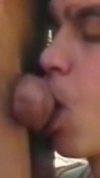 야외에서 서로의 엉덩이를 따먹는 라틴 자지 장면 - 2_horny 라틴계