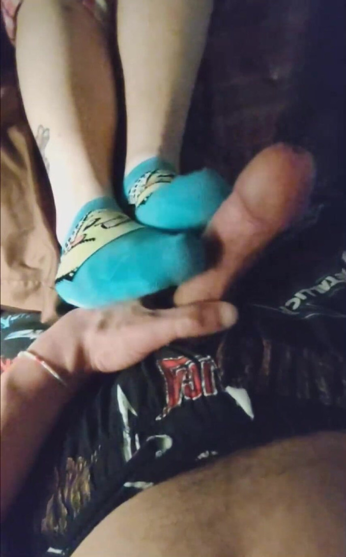 SocksAddict69: Sexy Malá Pikachu kotníková ponožka footjob &amp; Hello Kitty Ponožky Honění