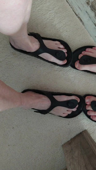 Barefoot Slide Show with a Nylonjunge in Birkenstocks
